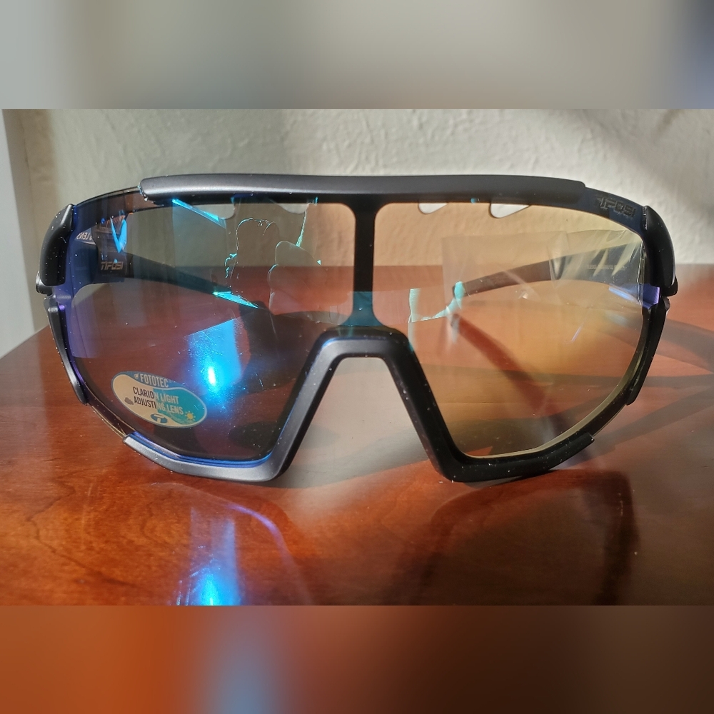 Tifosi Sledge Sunglasses - Clarion Blue Fototec